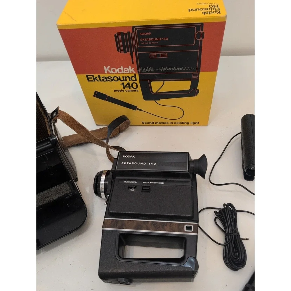 STUNNING Boxed Kodak Ektasound 140 Super 8 Camera Kit Vintage